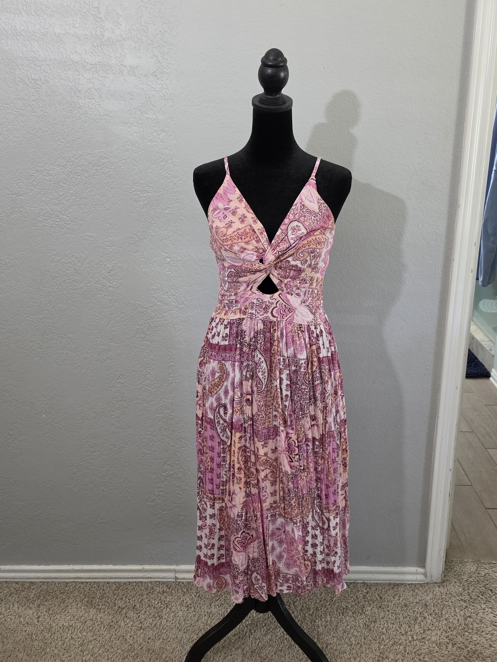 Angie Paisley/Floral Twist-Front Keyhole Midi Dress Smocked Flowy Womens Large